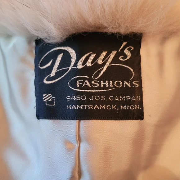 Saga FOX Fur Stole With tails